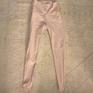 Light pink Alo Airlift Leggings